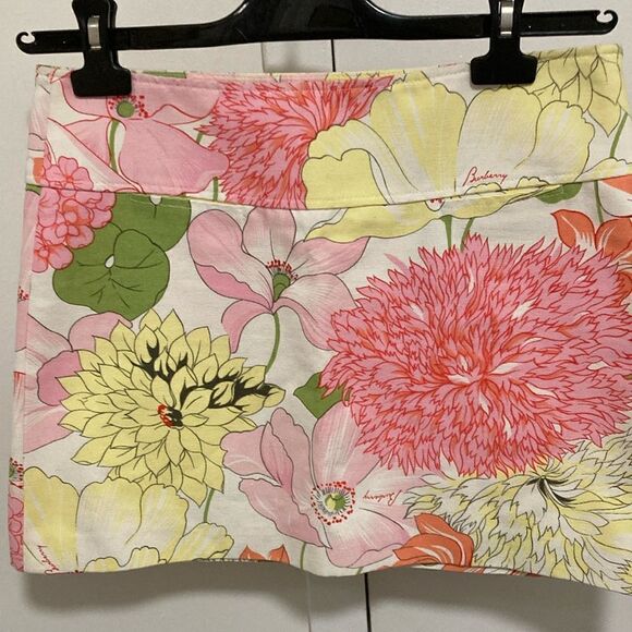 NWOT Burberry London Womens’ Floral Cotton Mini Skirt. Made in Italy. Size 6. - Picture 1 of 11